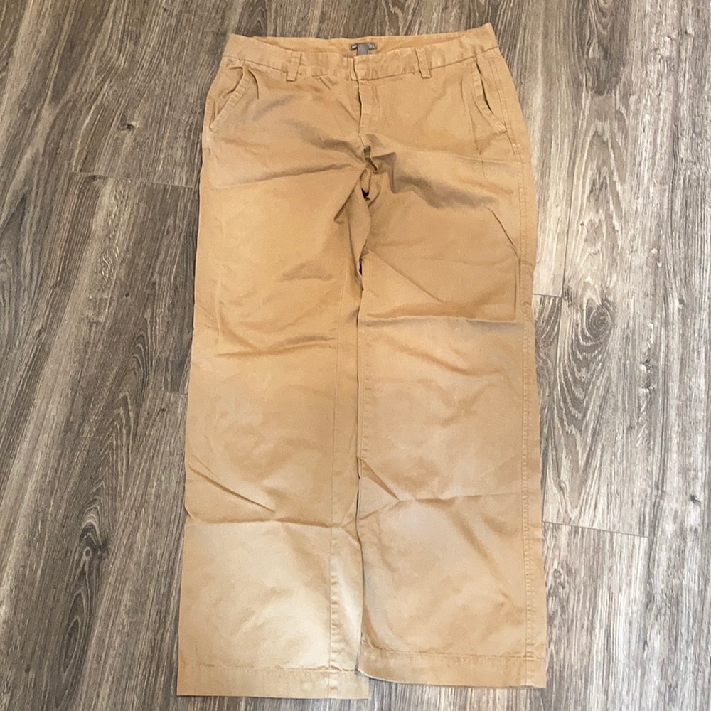 Gap Khaki